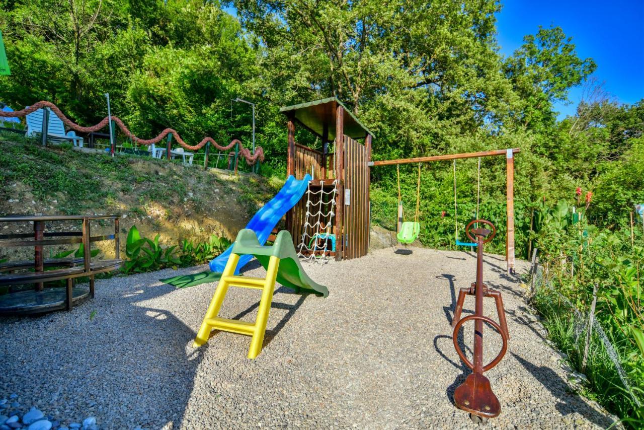 Pataki Studios Petrovac Екстериор снимка