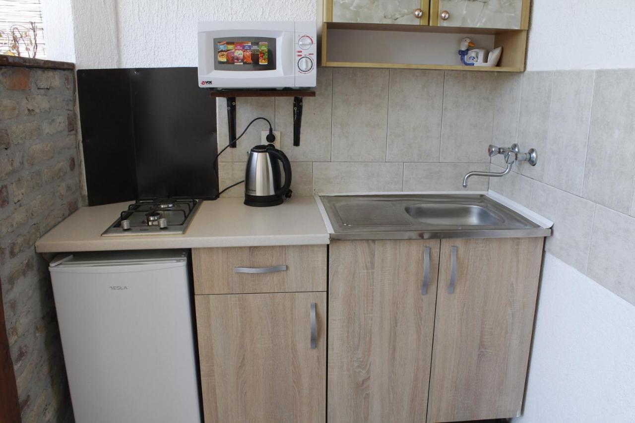 Pataki Studios Petrovac Екстериор снимка