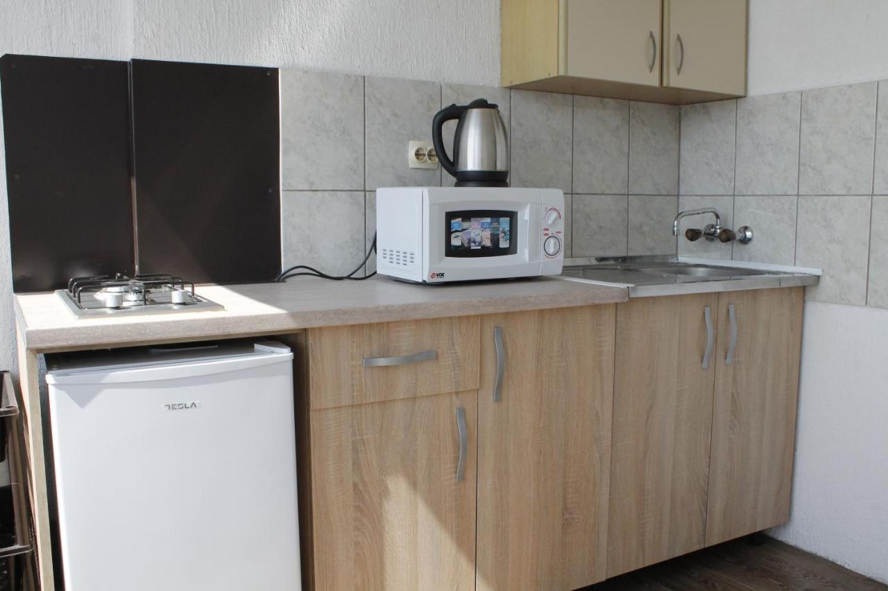 Pataki Studios Petrovac Екстериор снимка