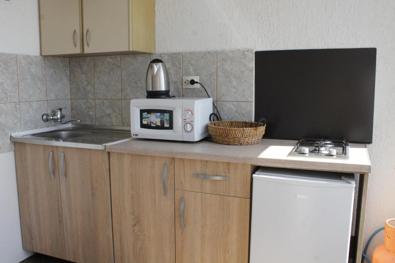 Pataki Studios Petrovac Екстериор снимка