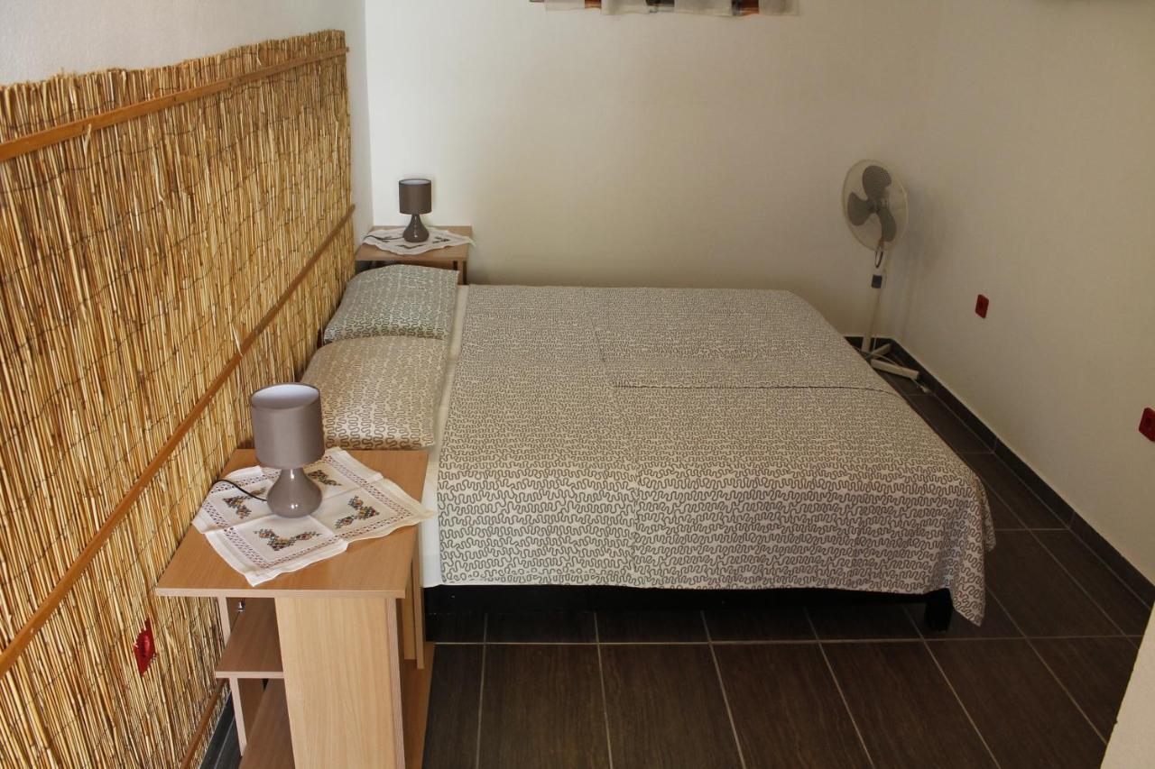 Pataki Studios Petrovac Екстериор снимка