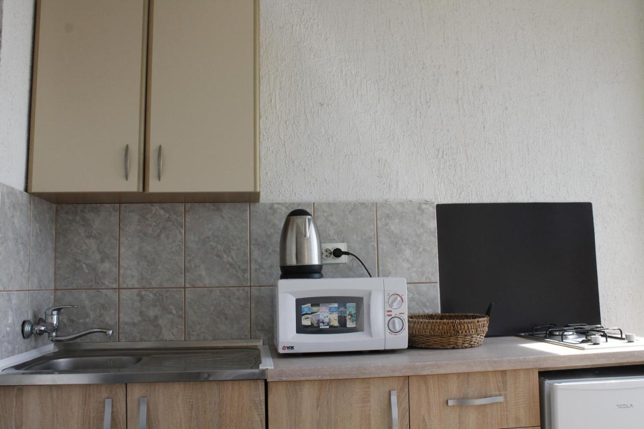 Pataki Studios Petrovac Екстериор снимка